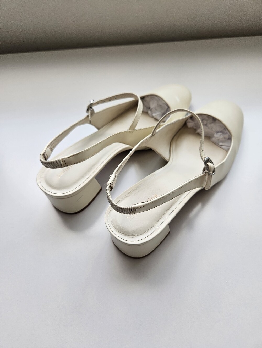 Reformation Maddox Cream Patent Leather Slingback Low Block Heel Round Toe Shoes - Picture 12 of 16